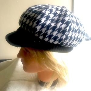 Houndstooth cap w/brim